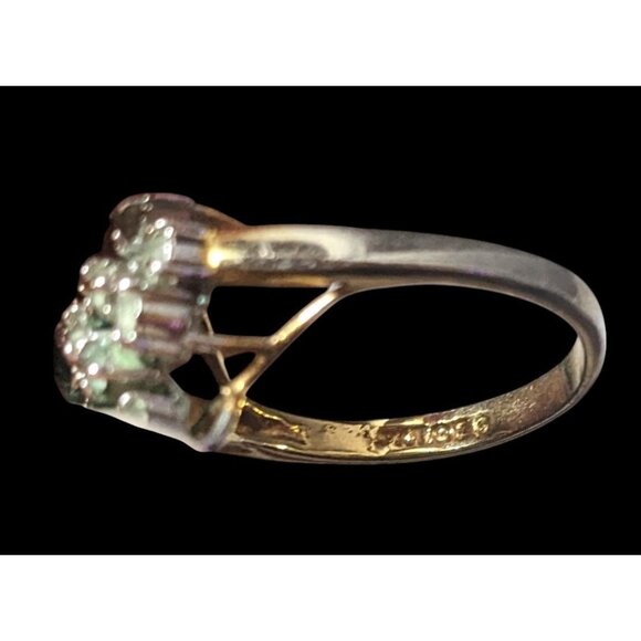 Vintage Faux Emerald And Diamond 14kt Gold Plated Floral Ring Size 5 3/4 - Picture 13 of 14